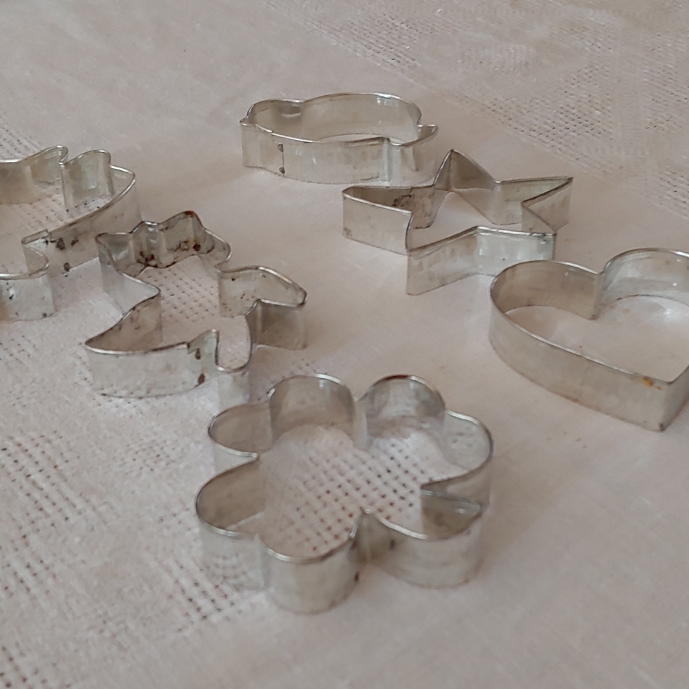 Vintage Metal Cookie Cutter Set - Picture 6 of 11